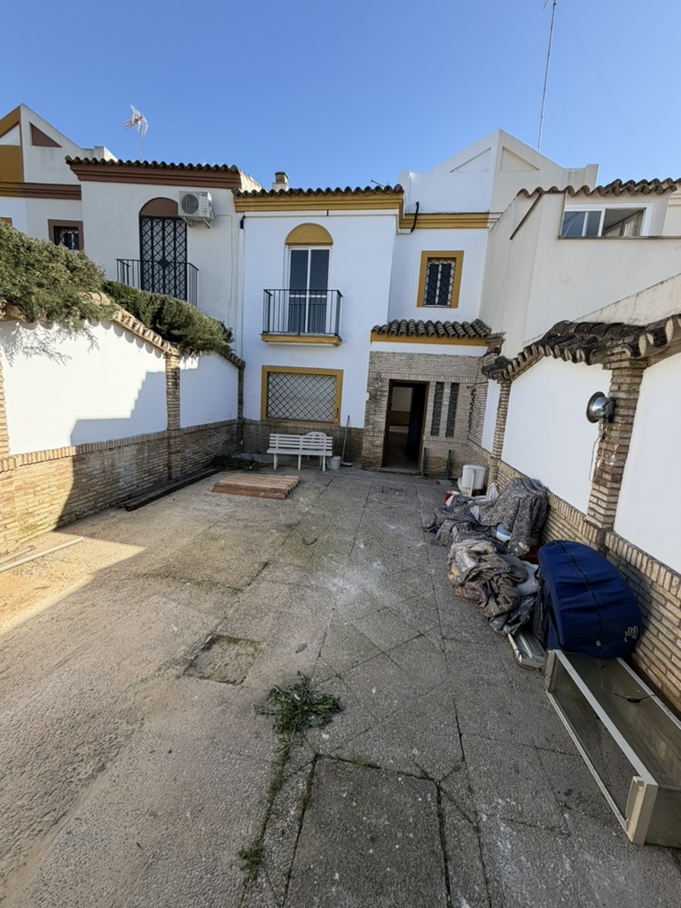 Casa Adosada en Sanlúcar La Mayor