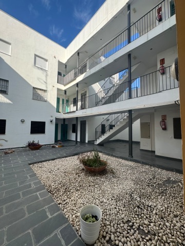 PISO EN DOS HERMANAS