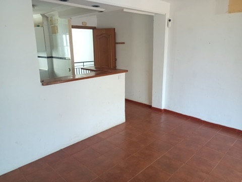 PISO EN DOS HERMANAS